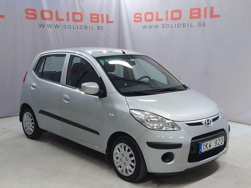 Silver Begagnad 2009 Hyundai i10 Halvkombi | 39 900 kr (Marknadspris) - Bild 1/4