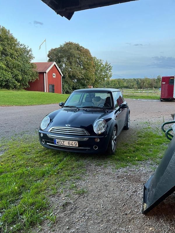 Begagnad 2005 Mini Cooper Halvkombi | 30 000 kr (Bra pris) - Bild 1/4