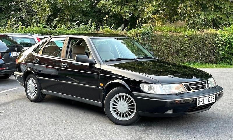 Begagnad 1995 Saab 900 Halvkombi | 15 000 kr - Bild 1/3