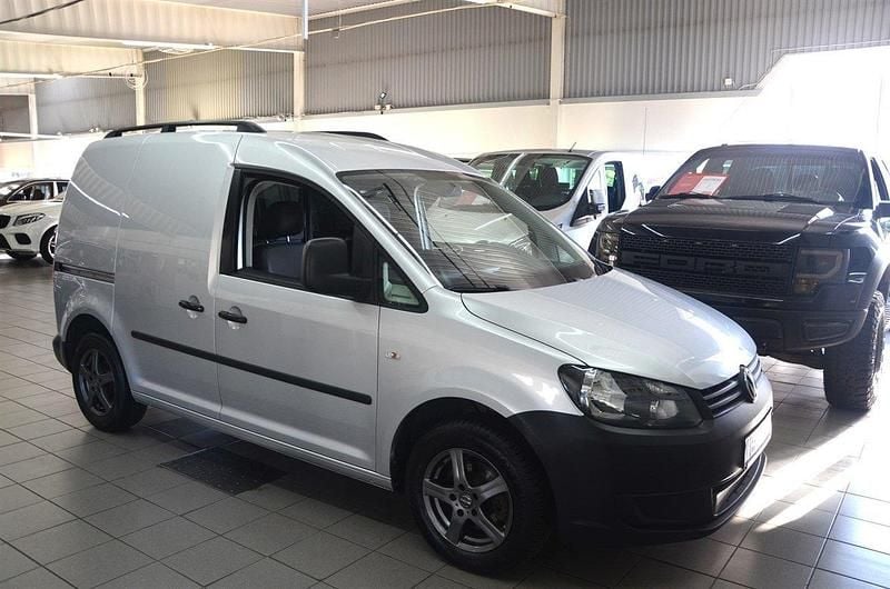 Silver Begagnad 2015 VW Caddy Minibuss | 99 900 kr (Dyr) - Bild 1/4