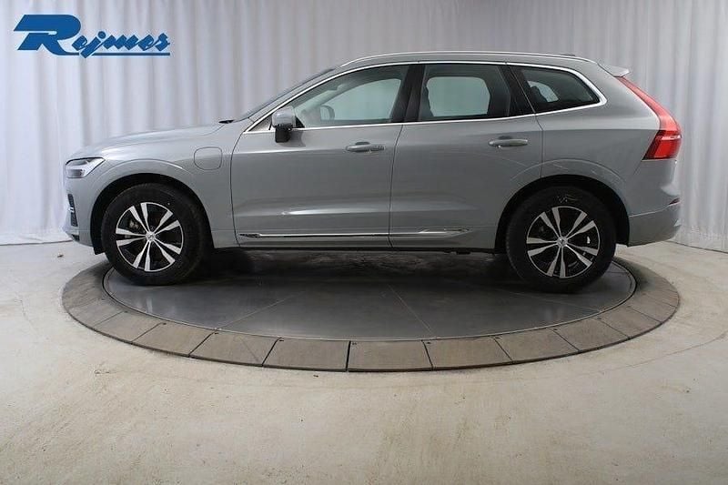 Begagnad Volvo XC60 Core 253 HK (186 kW) 2024 Grå SUV