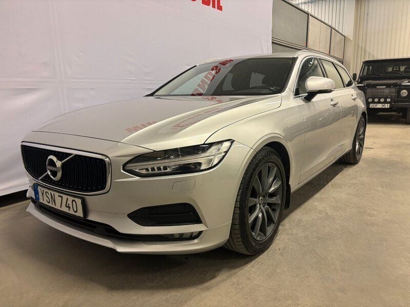 Silver Begagnad 2018 Volvo V90 Momentum Kombi | 209 900 kr (Marknadspris) - Bild 1/4