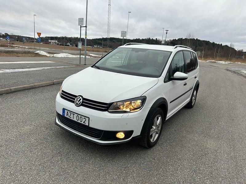 Begagnad 2015 VW Touran Cross Minibuss | 89 900 kr (Marknadspris) - Bild 1/4