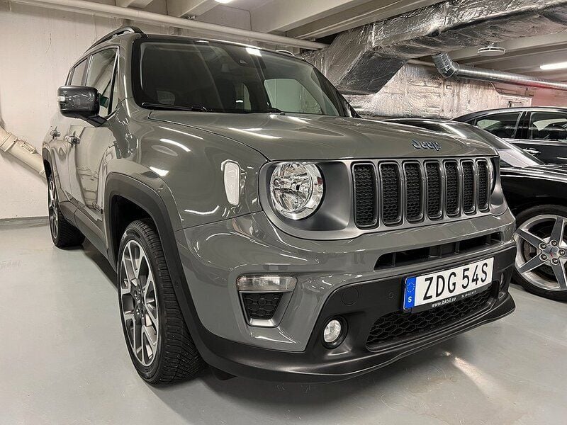 Mörkgrå (grå) Begagnad 2022 Jeep Renegade SUV | 309 000 kr - Bild 1/4