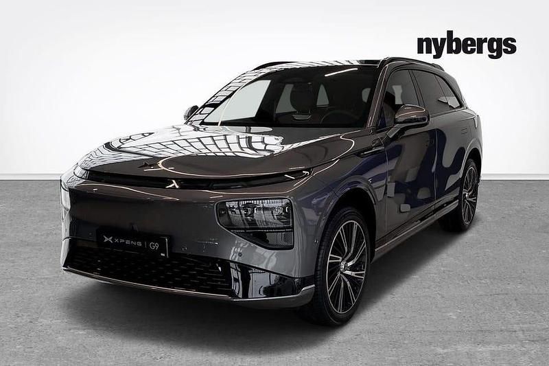 Grå Begagnad 2023 XPENG G9 AWD Performance SUV | 889 000 kr (Marknadspris) - Bild 1/4