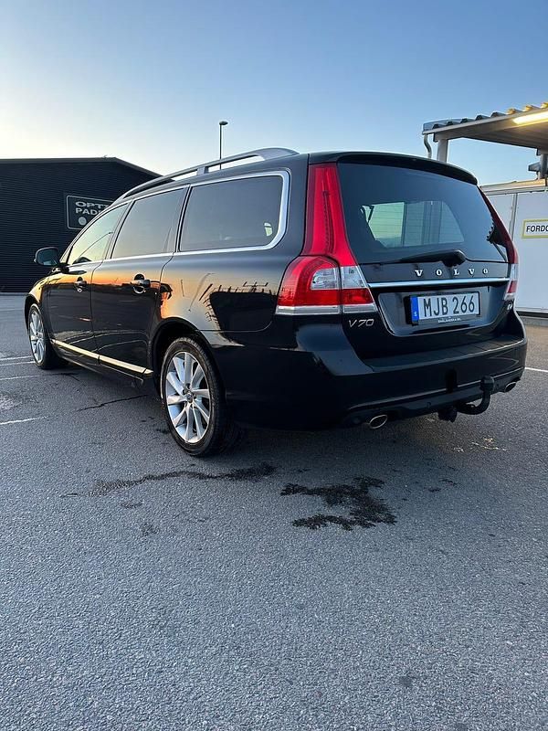Begagnad Volvo V70 Summum 181 HK (133 kW) 2014 Kombi