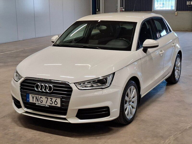 Vit Begagnad 2017 Audi A1 Sportback Halvkombi | 129 900 kr - Bild 1/4