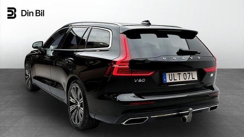 Begagnad Volvo V60 253 HK (186 kW) 2021 Svart Kombi