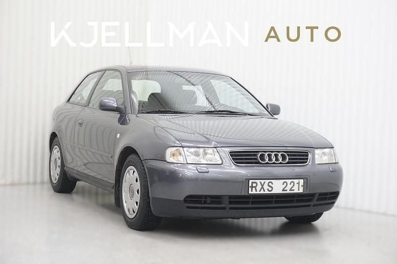 Begagnad Audi A3 180 HK (132 kW) 2000 Grå Sedan