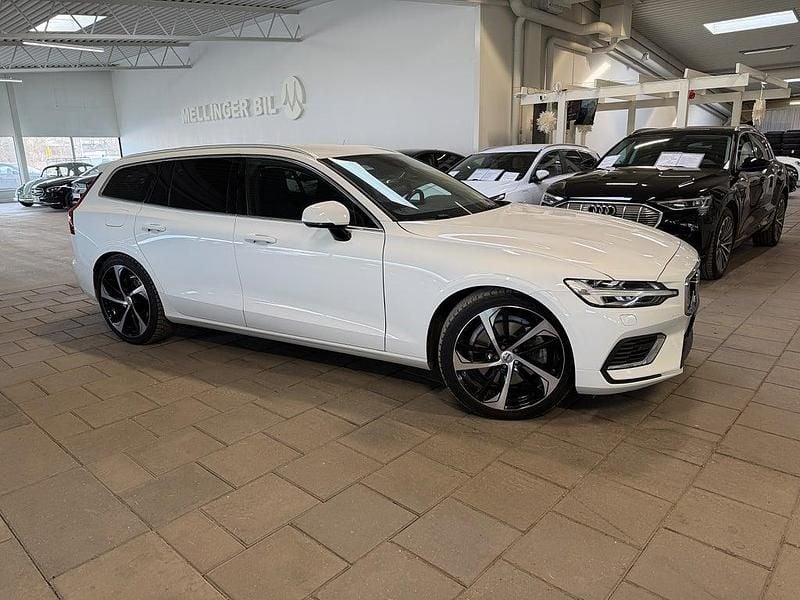Begagnad Volvo V60 Inscription 253 HK (186 kW) 2021 Vit Kombi