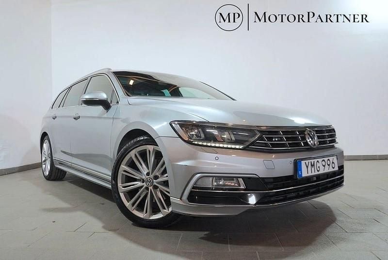 Silver Begagnad 2018 VW Passat R-line Kombi | 139 900 kr (Marknadspris) - Bild 1/4