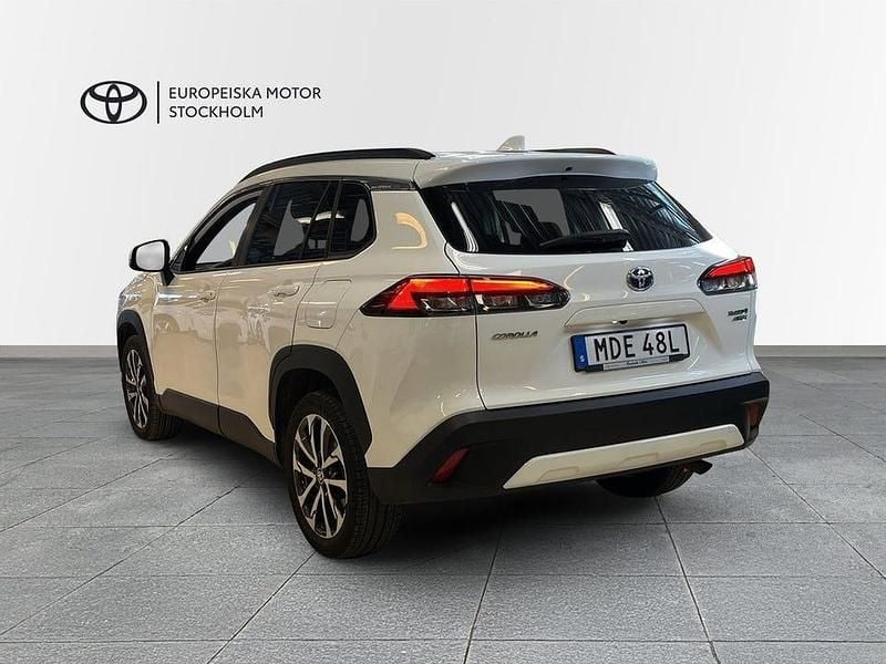 Begagnad Toyota Corolla Cross Style 197 HK (144 kW) 2022 Vit SUV