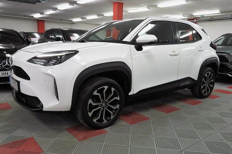 Begagnad Toyota Yaris Hybrid Active 116 HK (85 kW) 2022 Vit