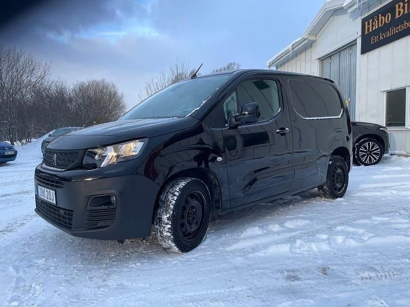 Begagnad Peugeot Partner 102 HK (75 kW) 2021 Minibuss