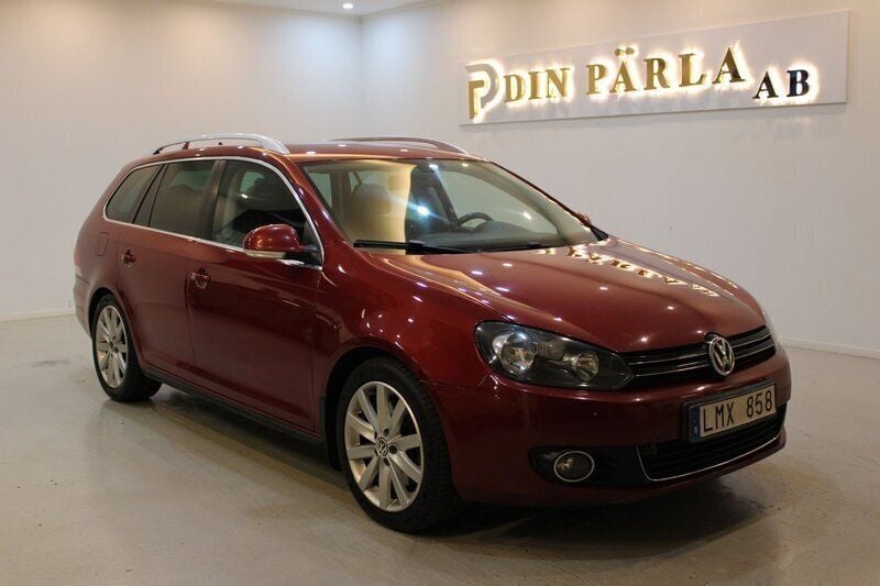 Mörkröd (röd) Begagnad 2010 VW Golf VI GT Kombi | 59 900 kr (Marknadspris) - Bild 1/4