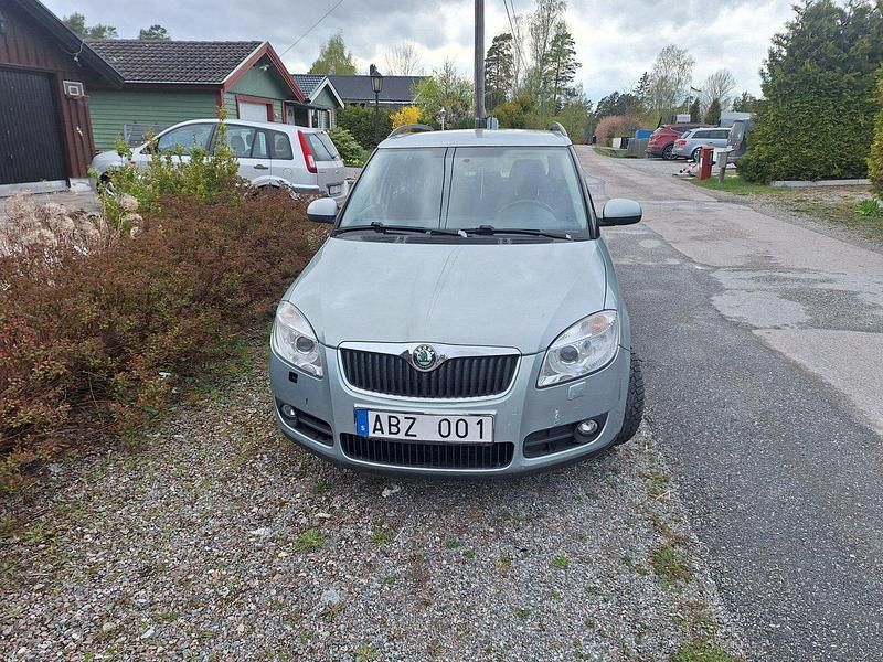 Grön Begagnad 2010 Skoda Fabia Kombi | 32 000 kr (Bra pris) - Bild 1/4