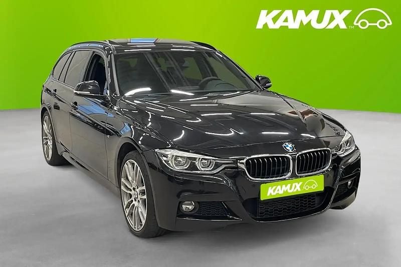 Svart Begagnad 2016 BMW 320 M Sport Kombi | 248 600 kr (Dyr) - Bild 1/4
