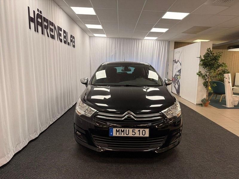 Begagnad Citroën C4 114 HK (83 kW) 2014 Blå (svartmet) Halvkombi