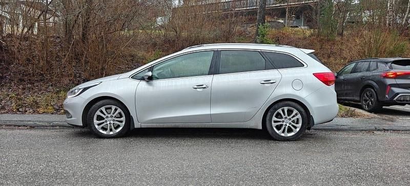 Begagnad 2014 Kia Ceed Halvkombi | 70 000 kr (Marknadspris) - Bild 1/4