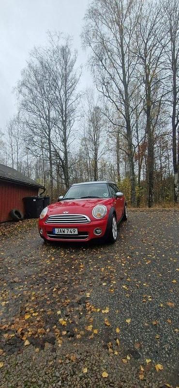 Röd Begagnad 2009 Mini Clubman Kombi | 37 000 kr - Bild 1/4
