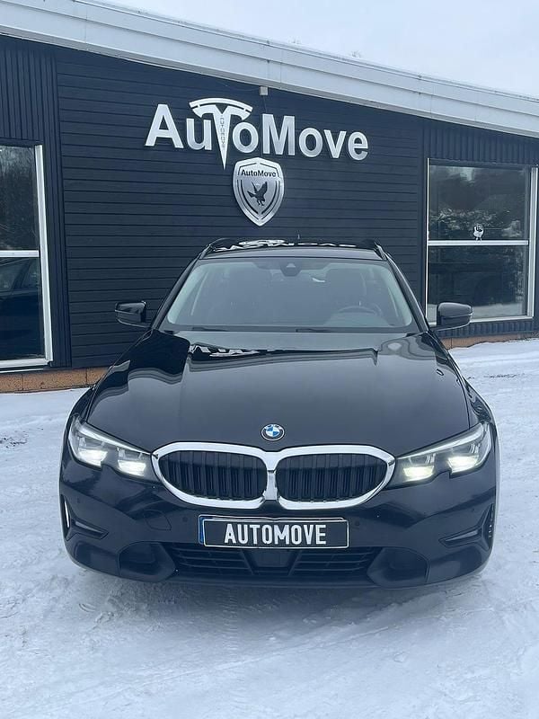 Begagnad BMW 330e 184 HK (135 kW) 2020 Svart Kombi
