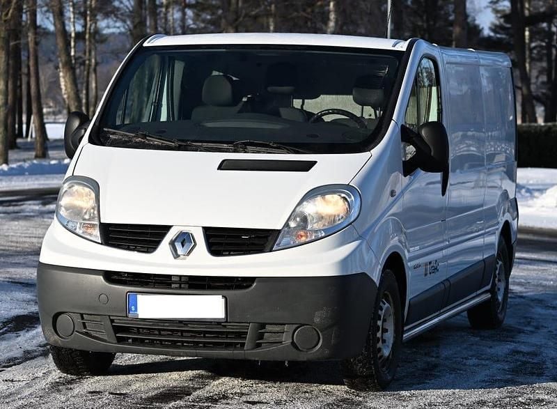 Begagnad Renault Trafic 114 HK (83 kW) 2013 Minibuss