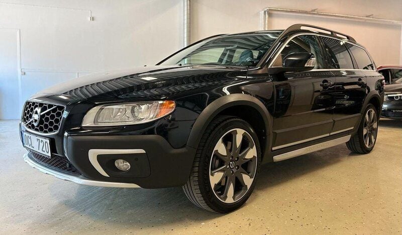 Svart Begagnad 2013 Volvo XC70 Summum SUV | 179 900 kr (Marknadspris) - Bild 1/4