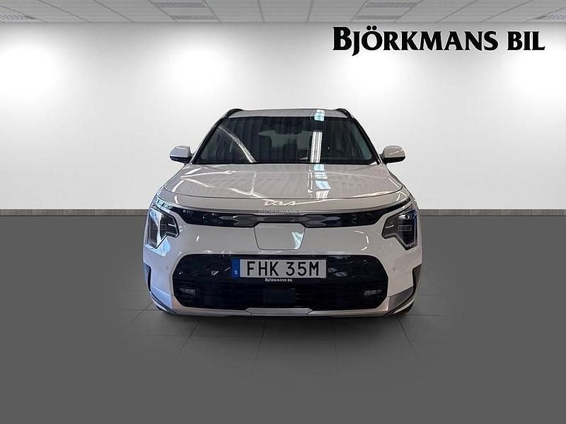 Begagnad Kia e-Niro 150 kW (204 HK) 2022 Vit SUV