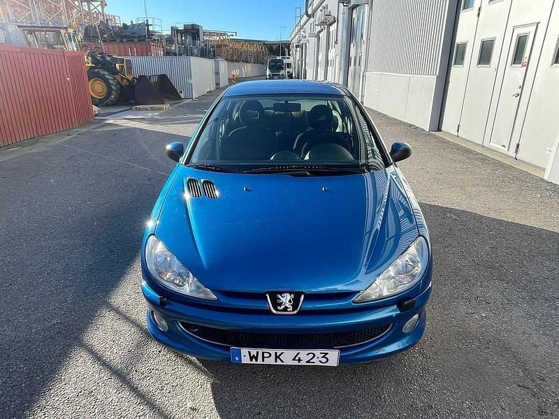 Blå Begagnad 2005 Peugeot 206 Sport Halvkombi | 13 900 kr (Marknadspris) - Bild 1/4