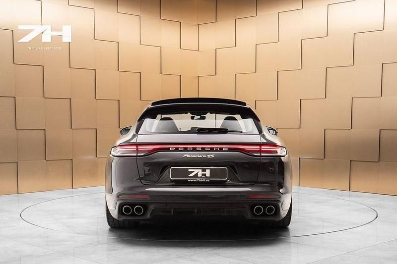 Begagnad Porsche Panamera 4S Sport Turismo 560 HK (411 kW) 2022 Grå Sedan
