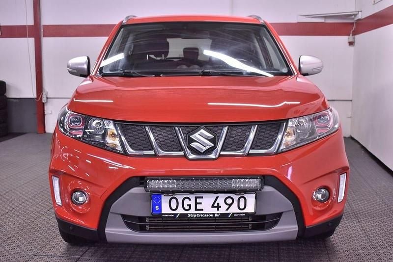 Begagnad Suzuki Vitara 140 HK (102 kW) 2016 Röd SUV