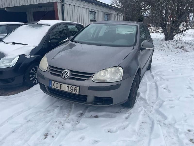Begagnad VW Golf IV Comfortline 150 HK (110 kW) 2006 Grå