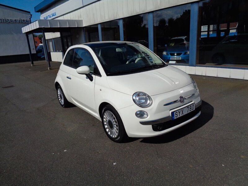 Vit Begagnad 2012 Fiat 500 Lounge Halvkombi | 71 000 kr (Marknadspris) - Bild 1/4