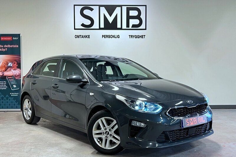 Grå Begagnad 2021 Kia Ceed Halvkombi | 149 900 kr (Bra pris) - Bild 1/4