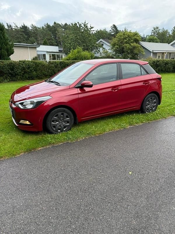 Begagnad 2018 Hyundai i20 Halvkombi | 90 000 kr (Bra pris) - Bild 1/4