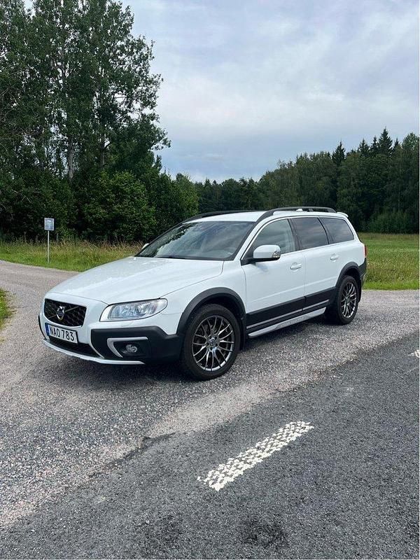 Vit Begagnad 2016 Volvo XC70 Momentum SUV | 275 000 kr (Lite dyr) - Bild 1/4