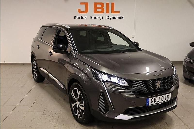 Grå Begagnad 2023 Peugeot 5008 GTi Minibuss | 319 900 kr (Marknadspris) - Bild 1/4