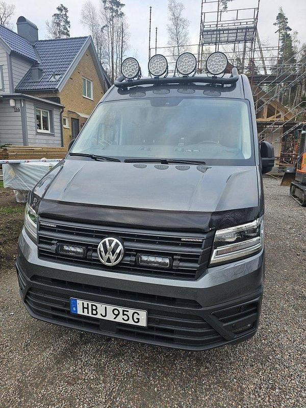 Grå Begagnad 2024 VW Crafter Van | 1 100 000 kr - Bild 1/4