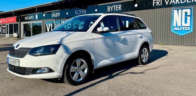 Vit Begagnad 2018 Skoda Fabia Style Kombi | 144 900 kr (Bra pris) - Bild 1/4