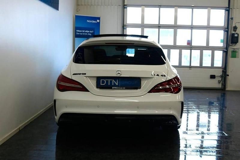 Begagnad Mercedes CLA45 AMG AMG 381 HK (280 kW) 2018 Vit Kombi