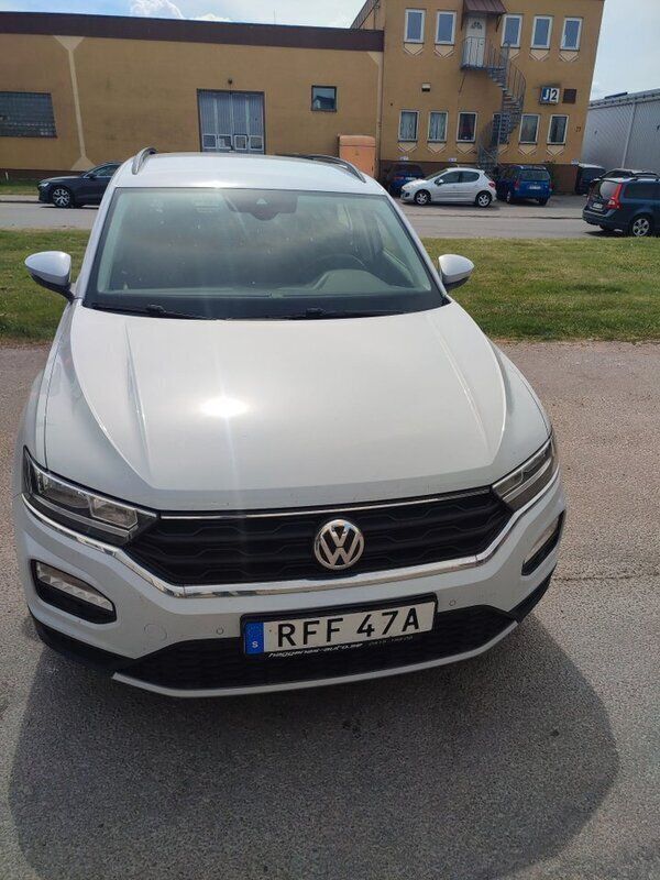 Vit Begagnad 2019 VW T-Roc SUV | 225 000 kr (Marknadspris) - Bild 1/4
