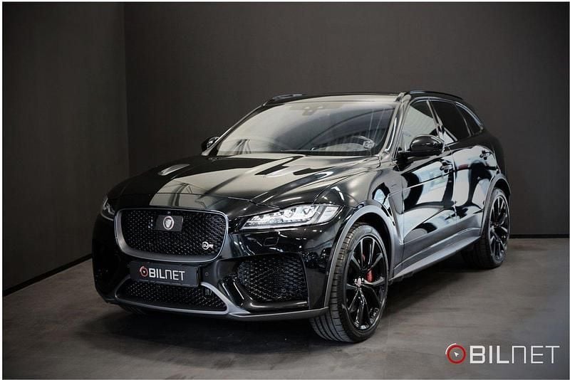 Svart Begagnad 2020 Jaguar F-Pace SVR SUV | 719 900 kr (Dyr) - Bild 1/4