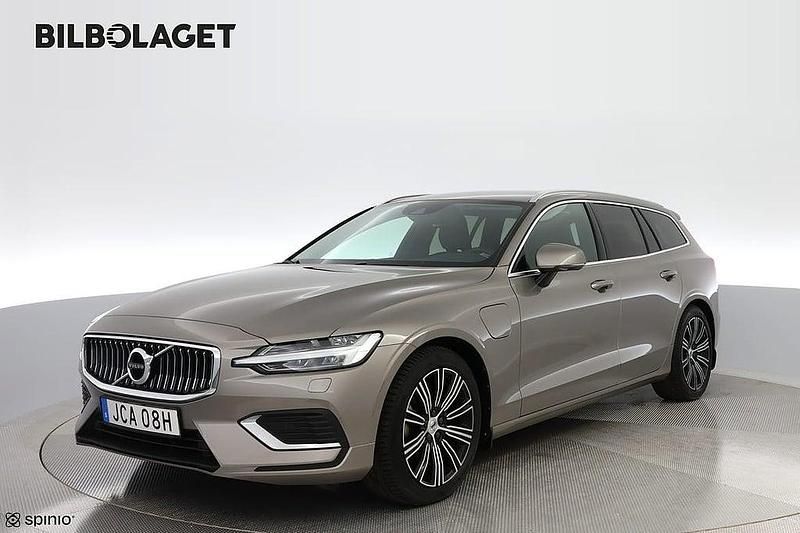 Grå Begagnad 2020 Volvo V60 Inscription Kombi | 365 800 kr (Bra pris) - Bild 1/4