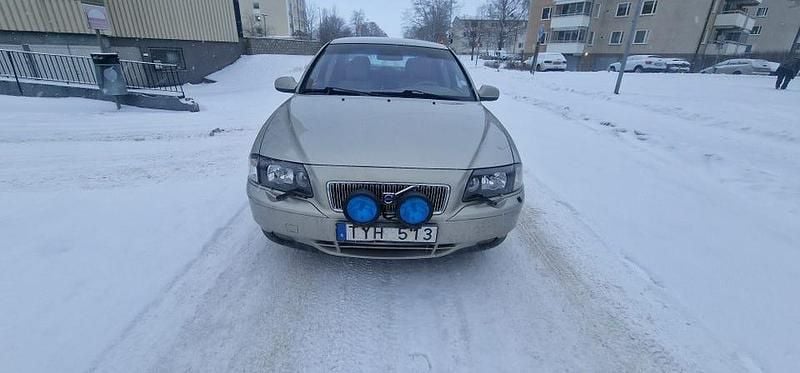 Begagnad 2003 Volvo S80 Sedan | 23 000 kr (Marknadspris) - Bild 1/4