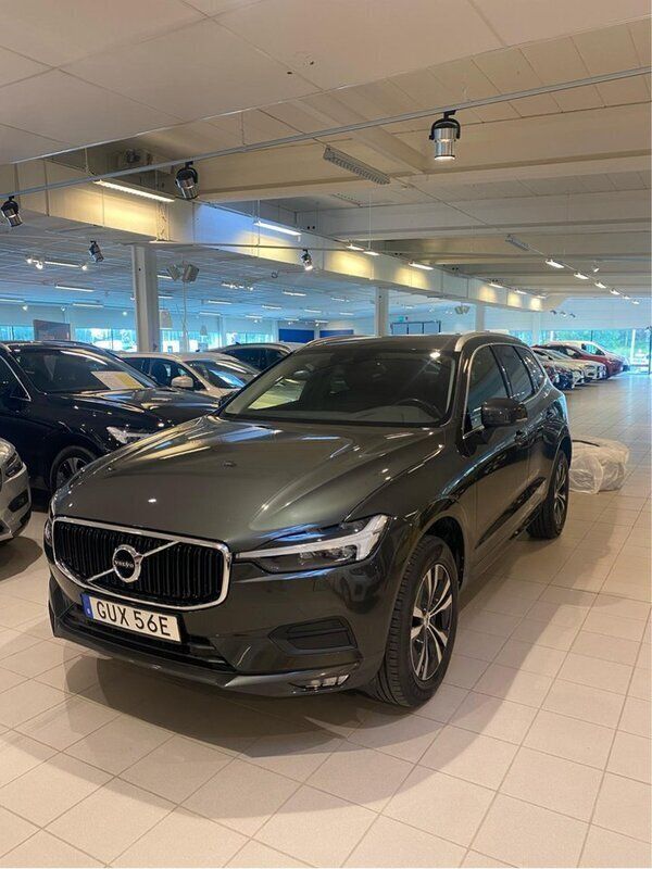 Grå Begagnad 2021 Volvo XC60 Momentum SUV | 372 000 kr (Superpris) - Bild 1/4