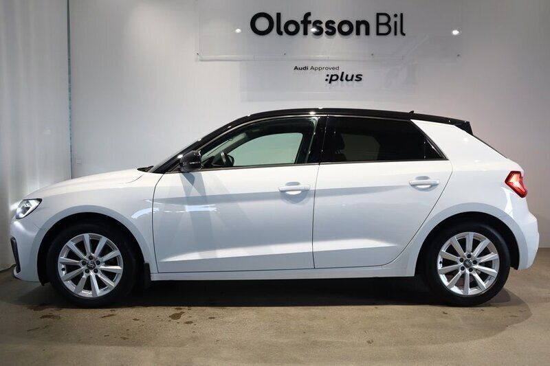 Vit Begagnad 2018 Audi A1 Sportback Proline Halvkombi | 199 000 kr (Marknadspris) - Bild 1/4