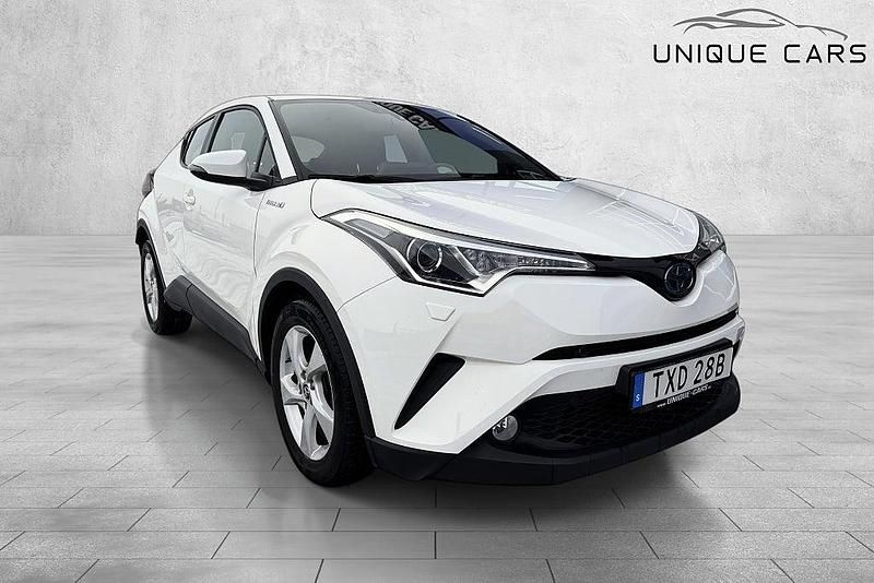 Begagnad Toyota C-HR Active 122 HK (89 kW) 2019 Vit SUV
