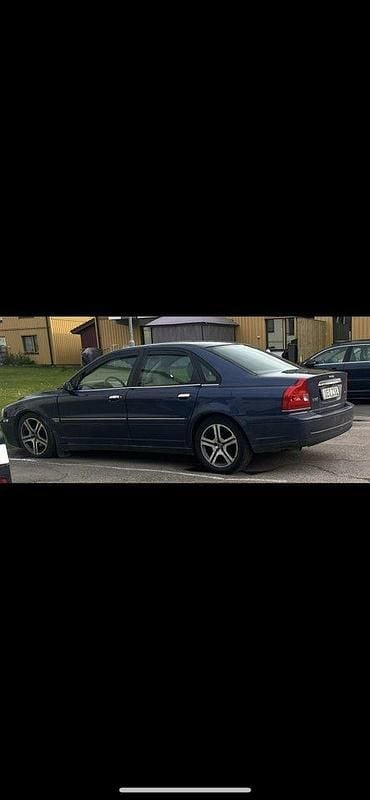 Blå Begagnad 2004 Volvo S80 Business Edition Sedan | 8 000 kr (Superpris) - Bild 1/2