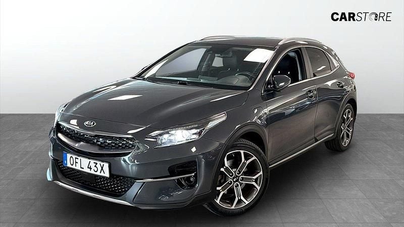 Grå (grey) Begagnad 2021 Kia XCeed Advance SUV | 249 900 kr (Marknadspris) - Bild 1/4