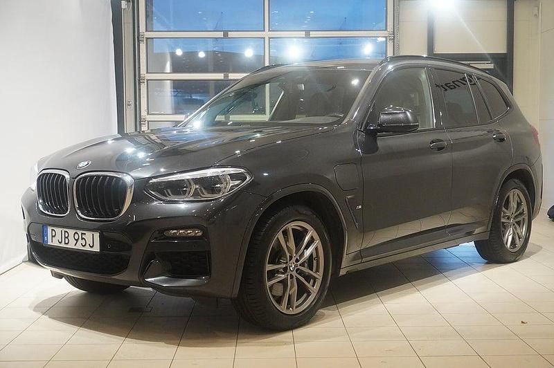 Grå Begagnad 2021 BMW X3 Performance SUV | 339 800 kr (Bra pris) - Bild 1/4